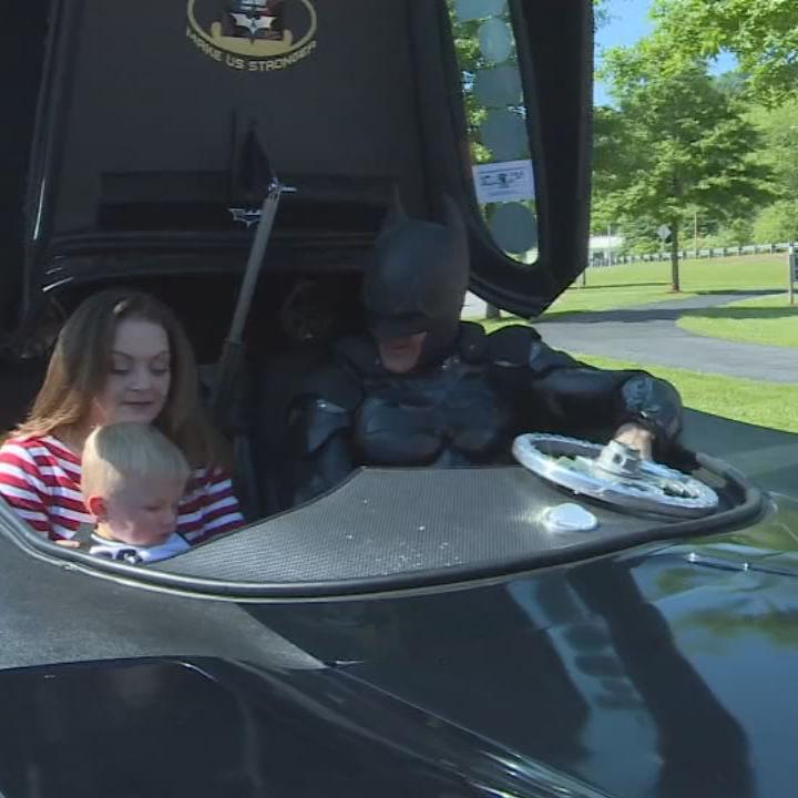 SUPERHERO WELCOMES KY TODDLER - KENNETH HOWARD - 5-19-19 - CNN (3).jpg